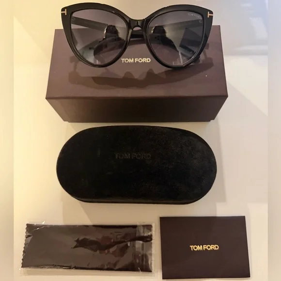 Tom Ford Isabella-02 TF915 Cat Eye Sunglasses Black Gradient - Picture 11 of 11